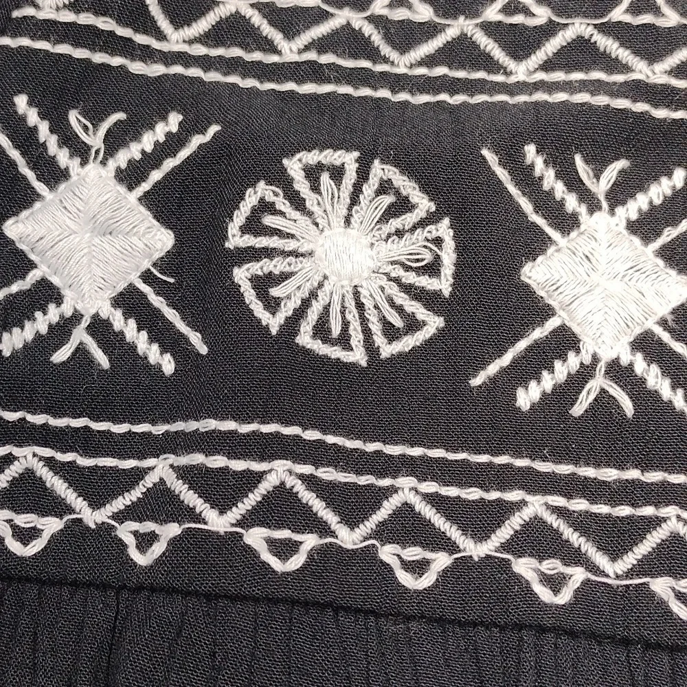 Mudd women's embroidered short sleeved top size XL - Picture 8 of 12